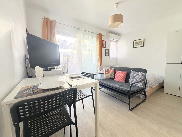 Studio Cocon à Canet-Plage : 200m Mer & Balcon